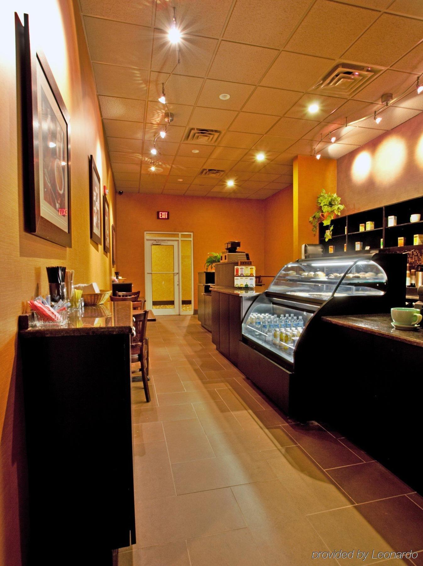 Delta Hotels By Marriott Columbia Northeast المطعم الصورة